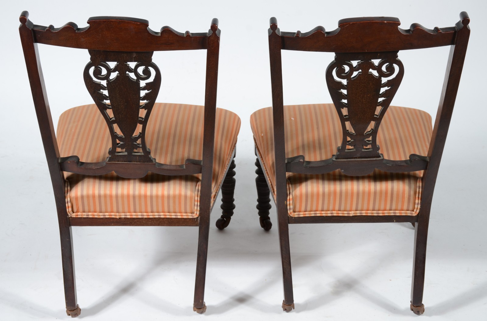 Lindo par de cadeiras inglesas "nurse chair" de madeira nobre... - foto 5 de 7