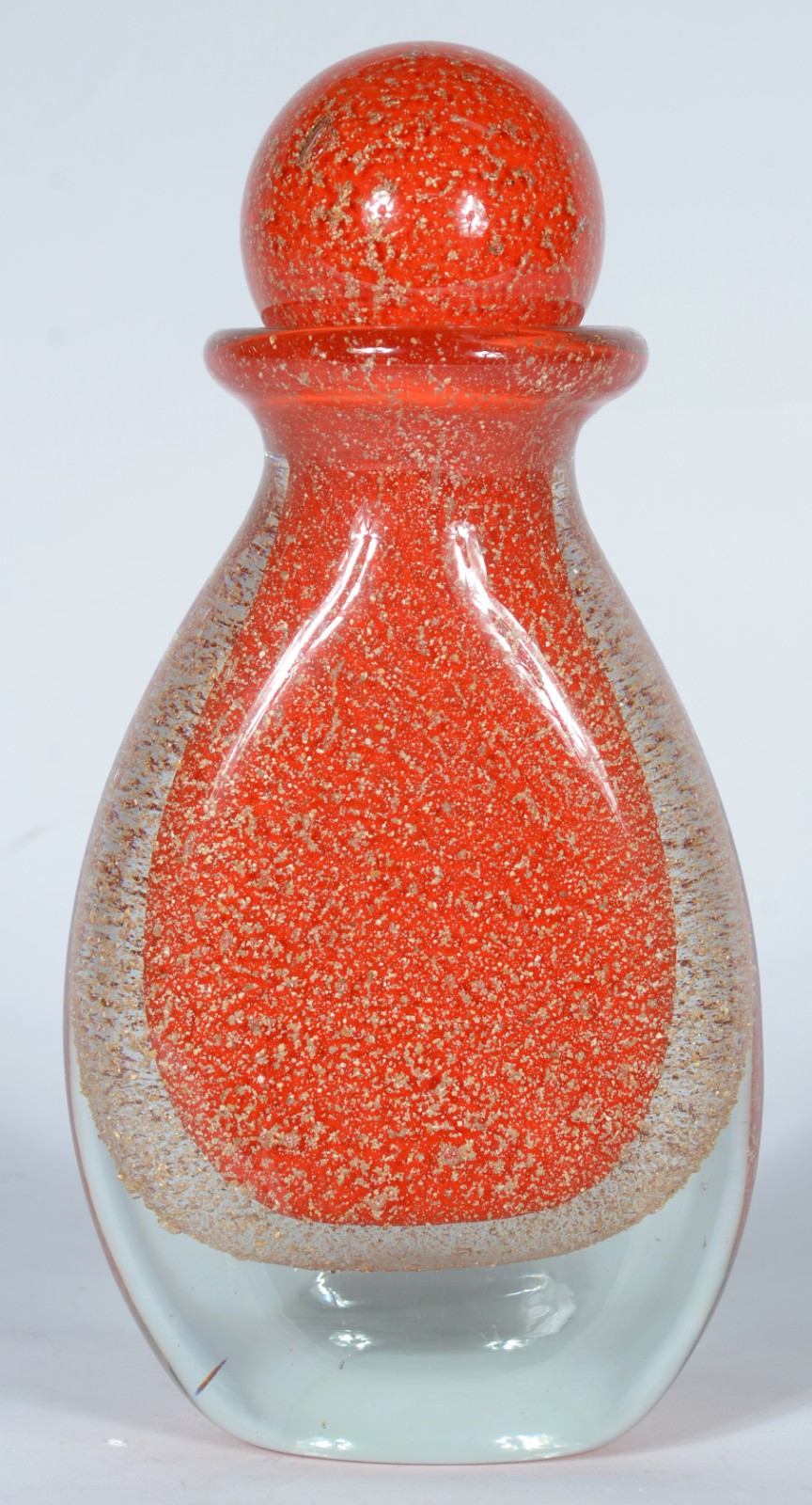 Garrafa de vidro decorativo na cor laranja com pó de ouro. - foto 1 de 7