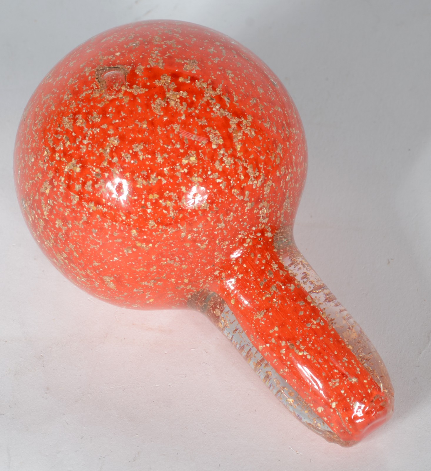 Garrafa de vidro decorativo na cor laranja com pó de ouro. - foto 7 de 7