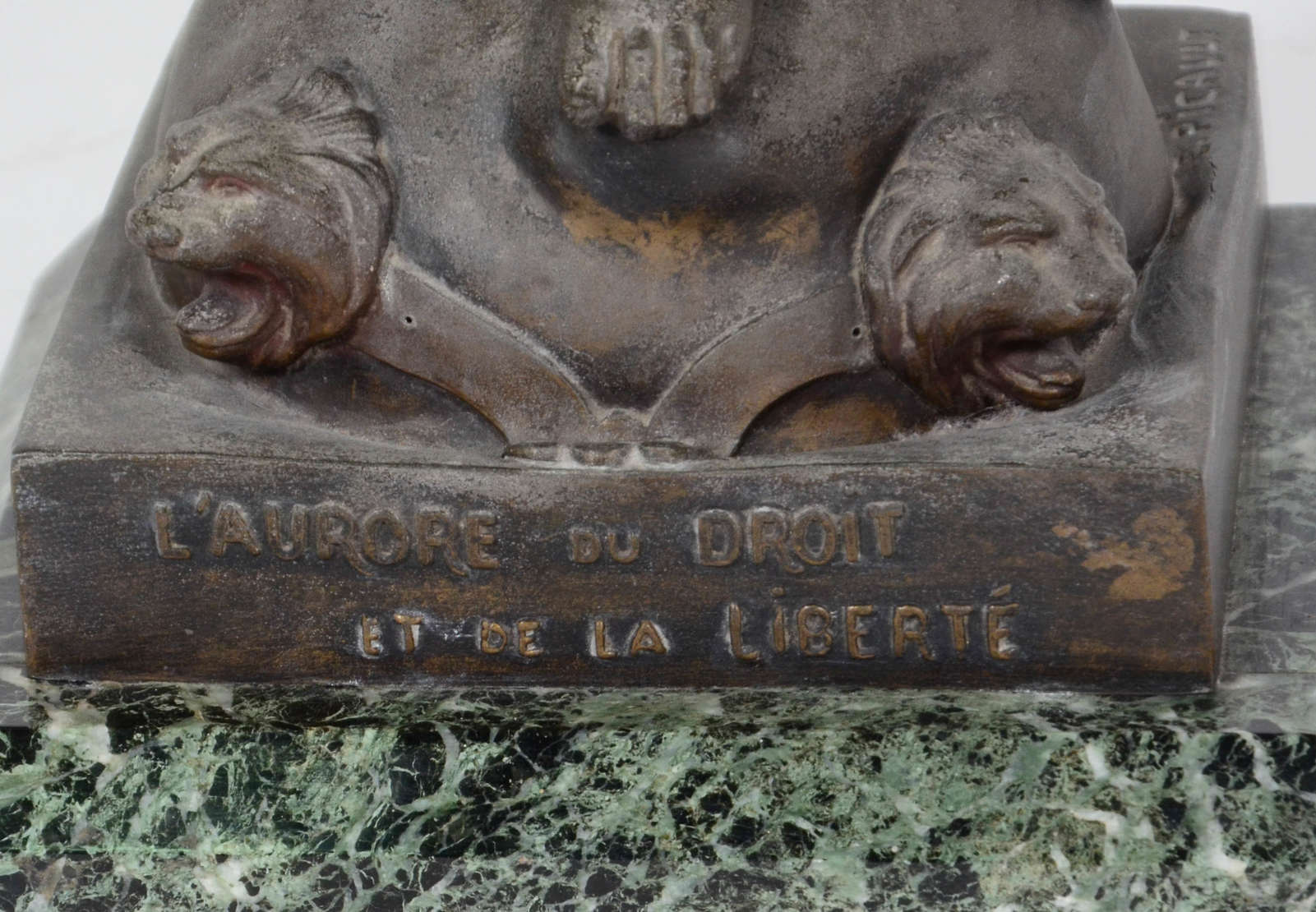 "L'Aurore du droit et de la liberté" - foto 4 de 5