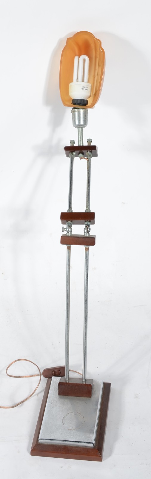 Luminária para mesa de escritório de metal e madeira, cúpula... - foto 6 de 7