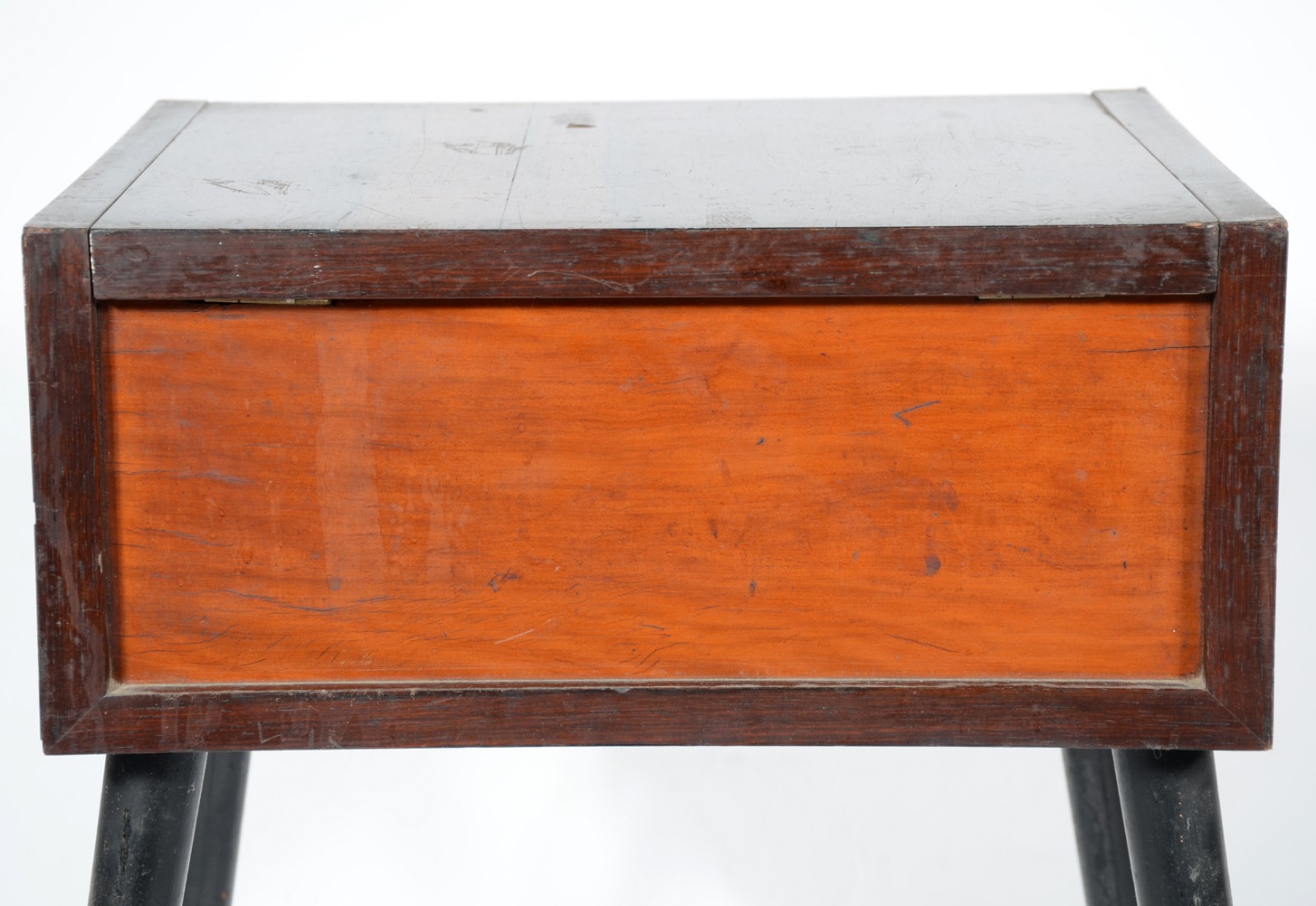 Mesa costureira de madeira nobre, tampo articulado, parte interna... - foto 3 de 11