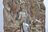 Lucien Alliot (1877-1967), La Source par Alliot' - Escultura de bronze representando donzela nua, Art Nouveau em uma cachoeira.