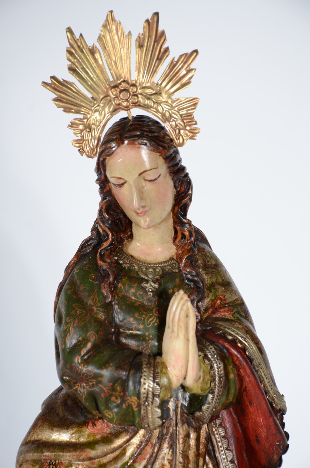 Nossa Senhora - Imagem de madeira policromada com guarnição em prata... - foto 2 de 11
