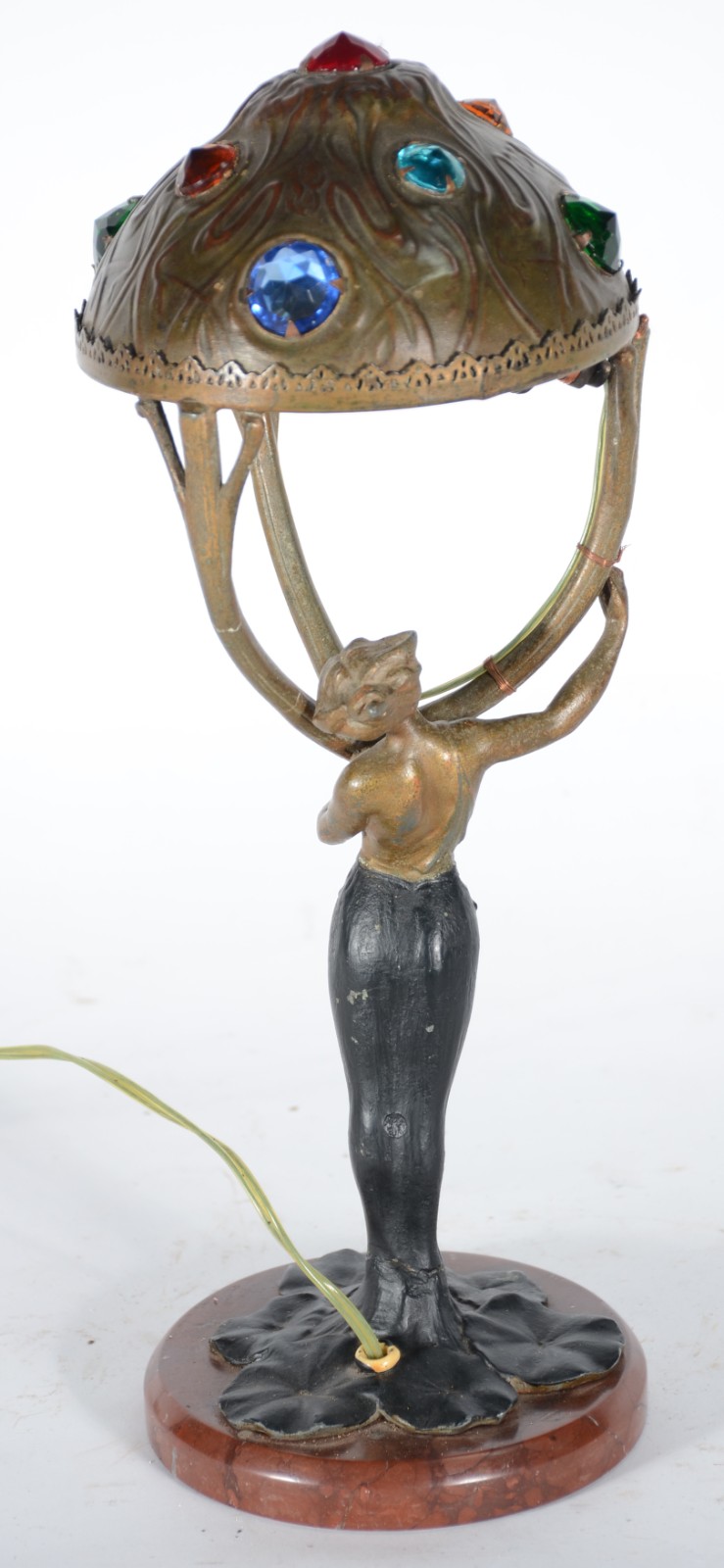 Luminária estilo Art Noveau de metal representando figura feminina... - foto 4 de 5