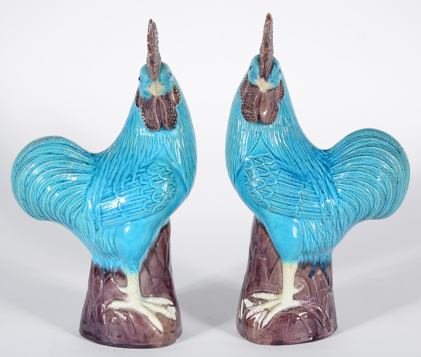 Par de galos de porcelana oriental azul turquesa. Pequenos lascados... - foto 1 de 8