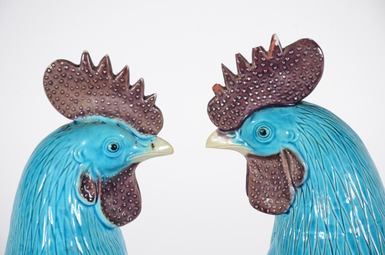 Par de galos de porcelana oriental azul turquesa. Pequenos lascados... - foto 5 de 8