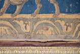 Tapeçaria, provavelmente italiana, decorada em ... - Tapeçaria, provavelmente italiana, decorada em estilo renascentista, ornada por elementos arquitetônicos, adornos florais, figuras e animais. Ap...