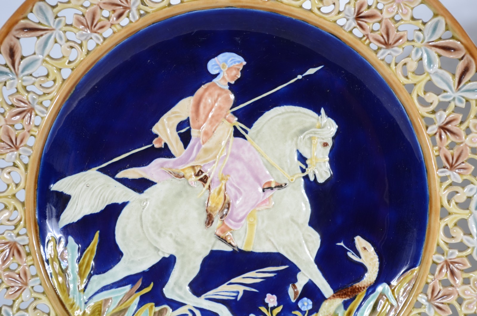 Par de medalhões de cerâmica austríaca majolica - Josef Steidl... - foto 2 de 6