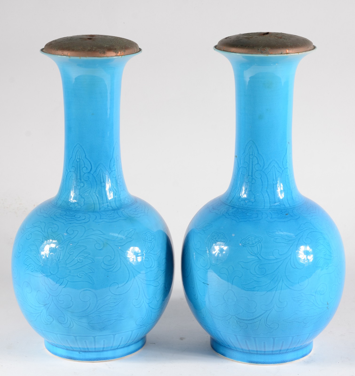 Par de vasos de porcelana chinesa azul turquesa, marcas na base... - foto 1 de 5