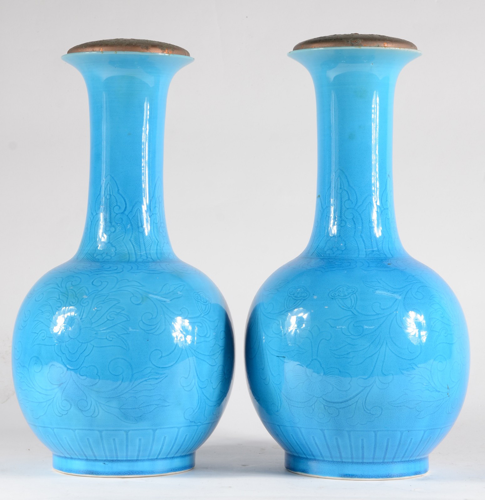 Par de vasos de porcelana chinesa azul turquesa, marcas na base... - foto 2 de 5