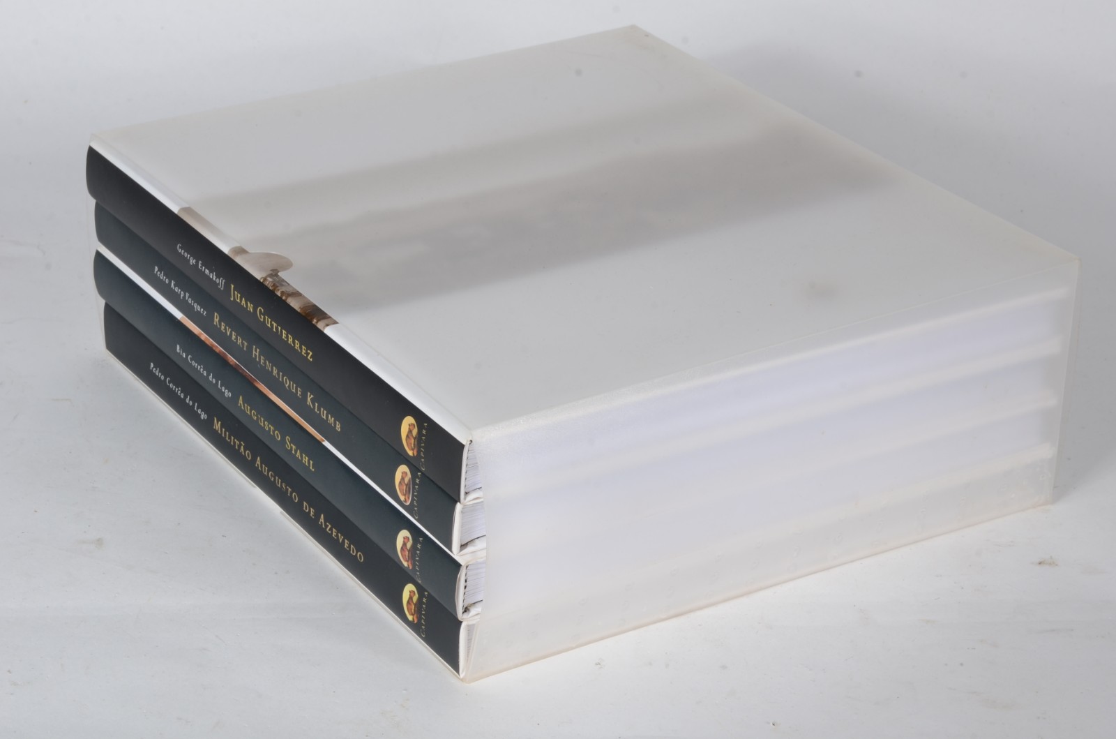 Quatro livros - A) Militão Augusto de Azevedo - Pedro Corrêa Lago B)... - foto 2 de 8