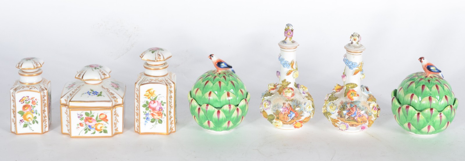 Sete peças de porcelana de diversas procedências, sendo par de... - foto 2 de 11