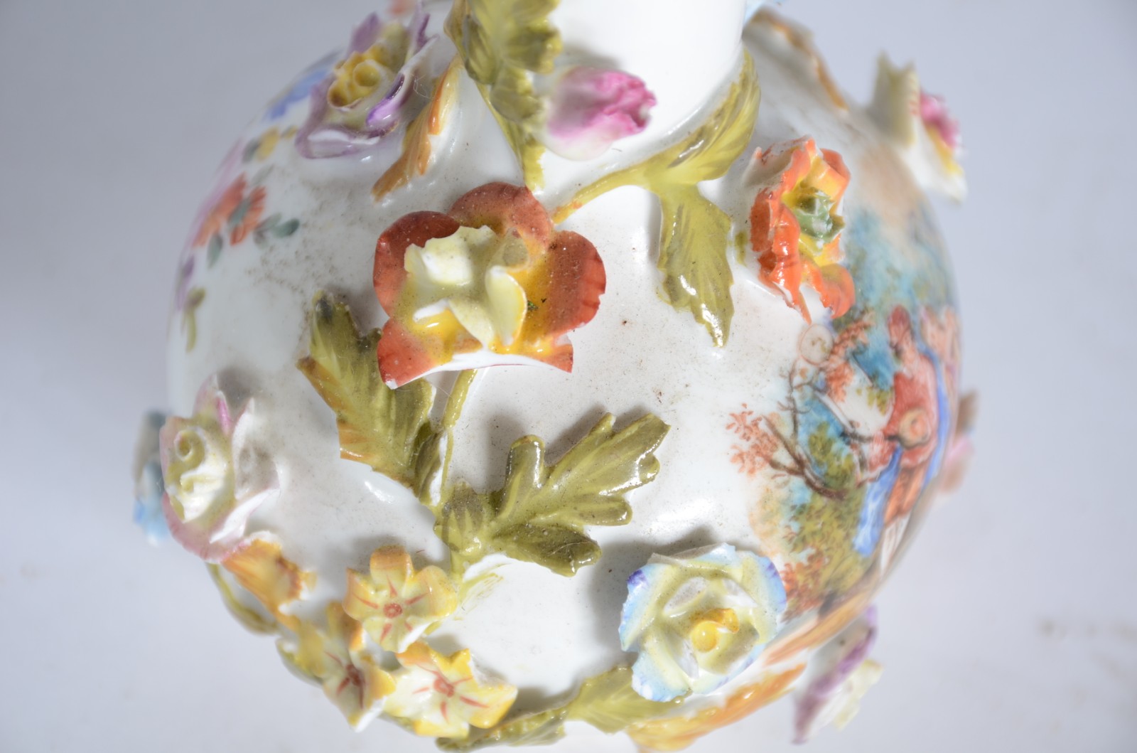 Sete peças de porcelana de diversas procedências, sendo par de... - foto 5 de 11