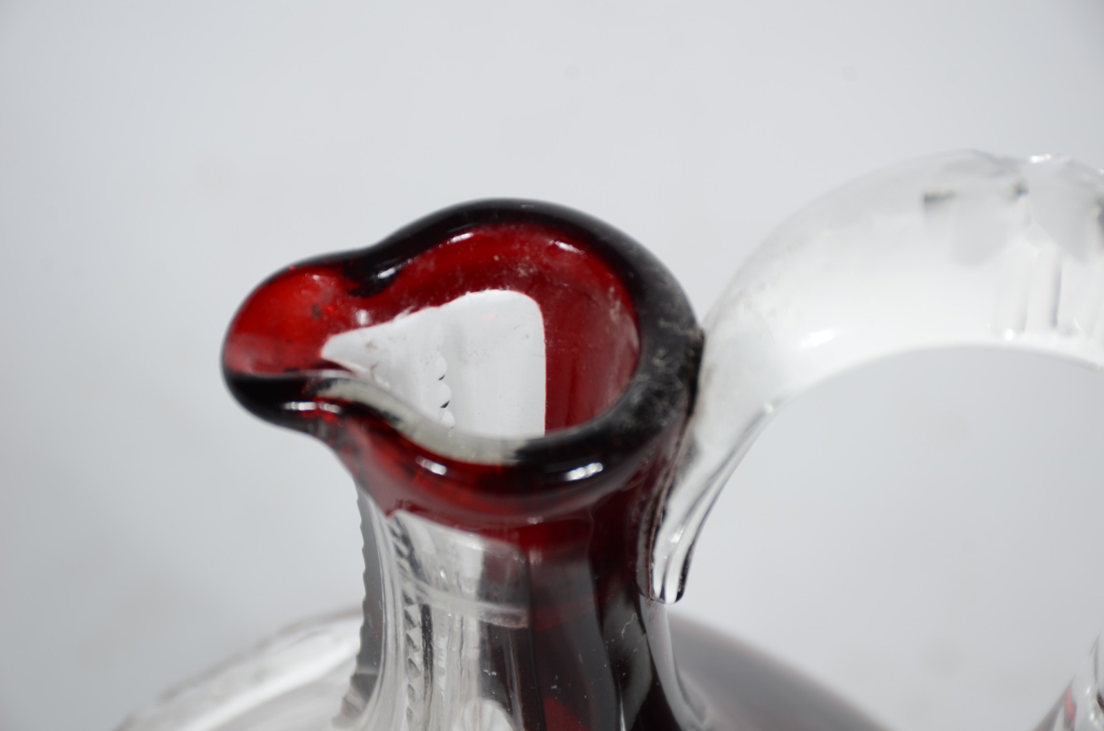 Licoreira de cristal doublé rubi lapidado. - foto 4 de 5