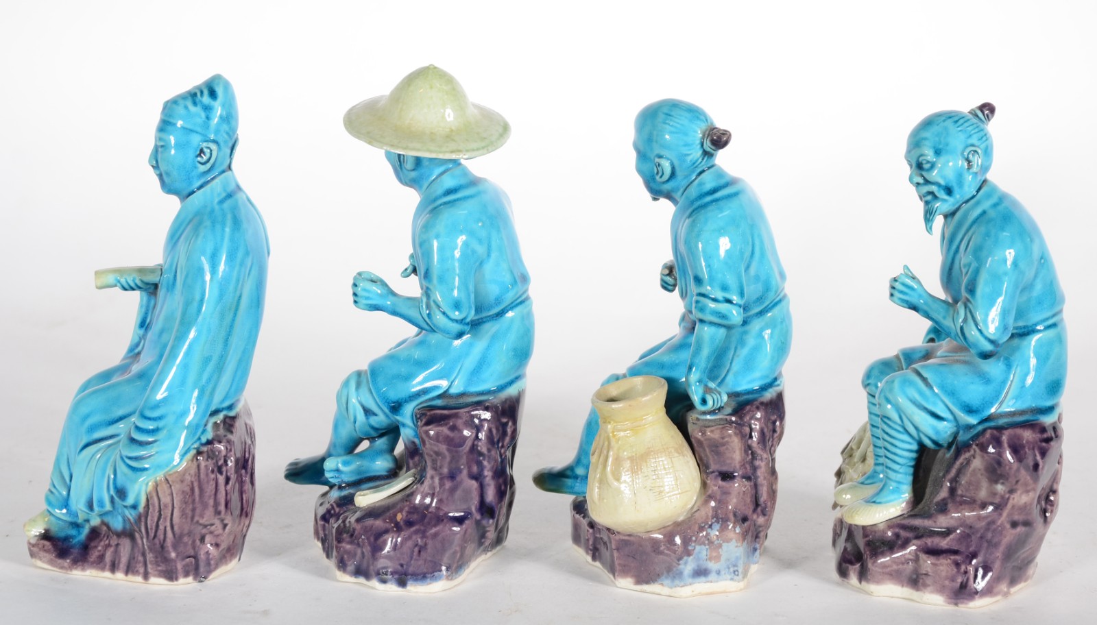 Quatro figuras típicas de porcelana oriental azul turquesa. Um deles... - foto 3 de 7