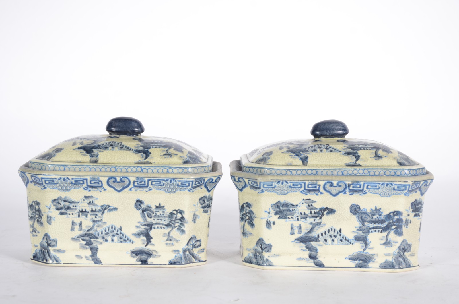 Par de caixas de porcelana oriental azul e branco. - foto 1 de 4