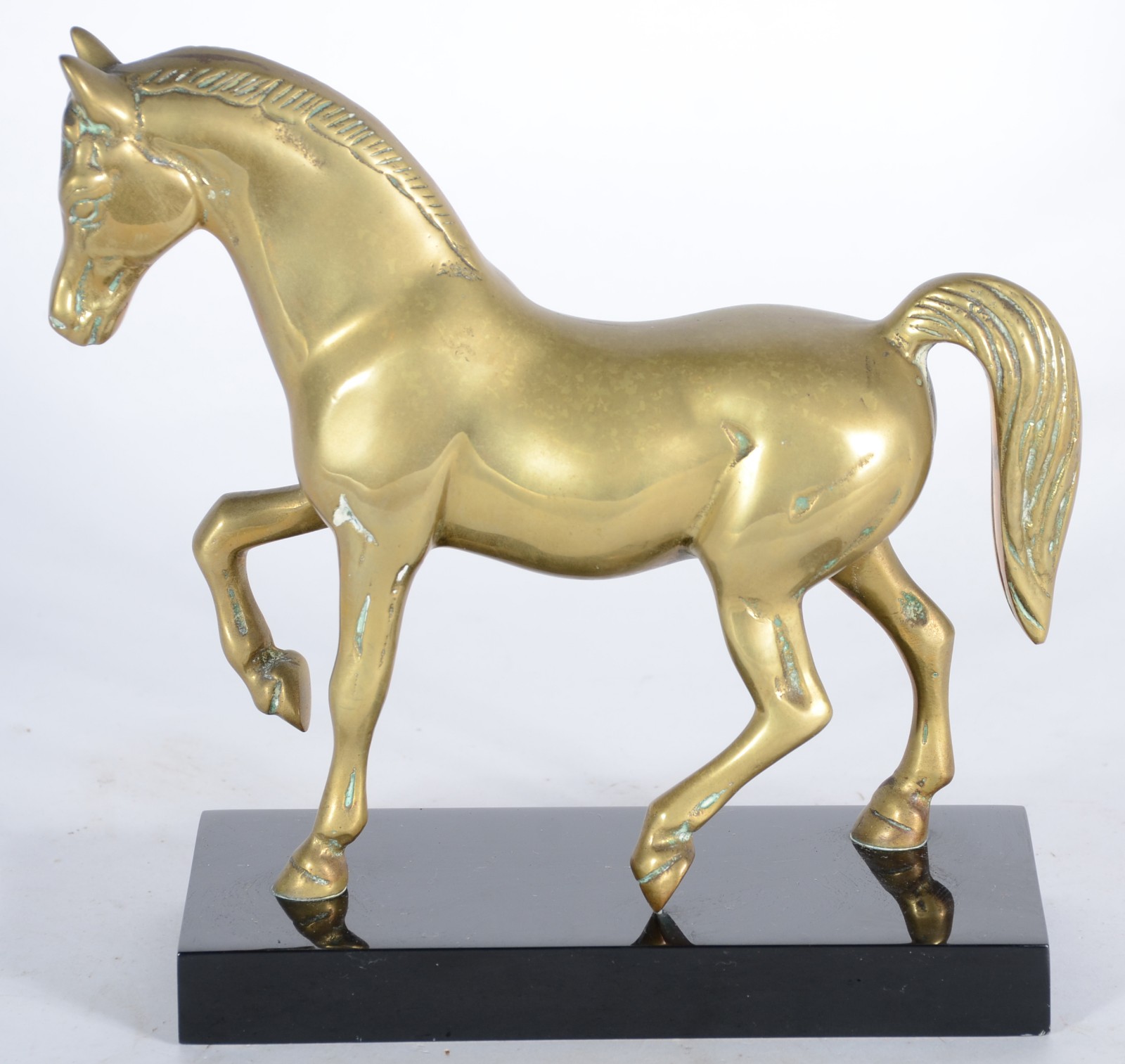 Escultura de bronze representando Cavalo. - foto 2 de 6