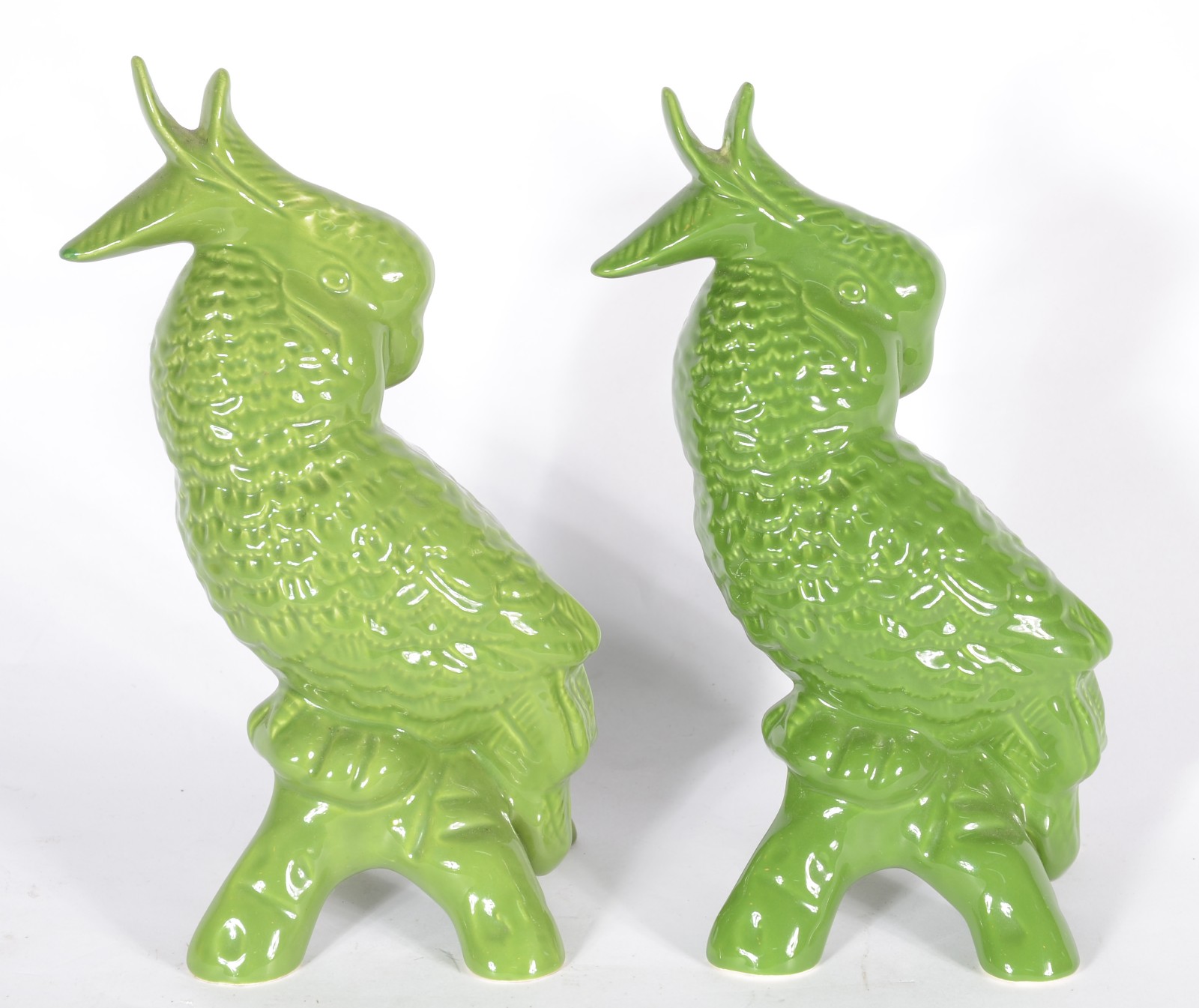 Par de esculturas de cerâmica representando cacatuas na cor verde. - foto 3 de 7