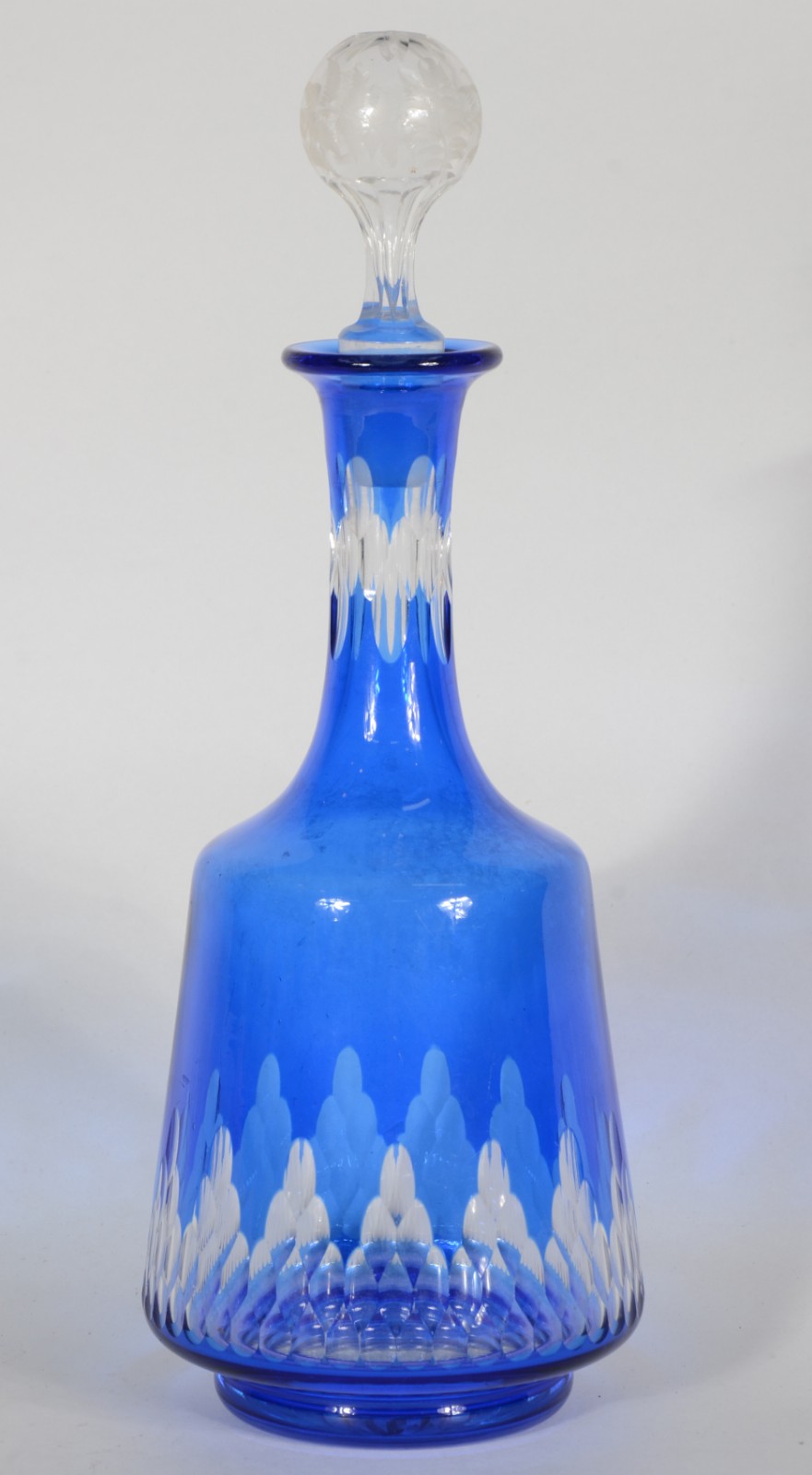 Garrafa de cristal europeu doublé azul lapidado. - foto 1 de 5