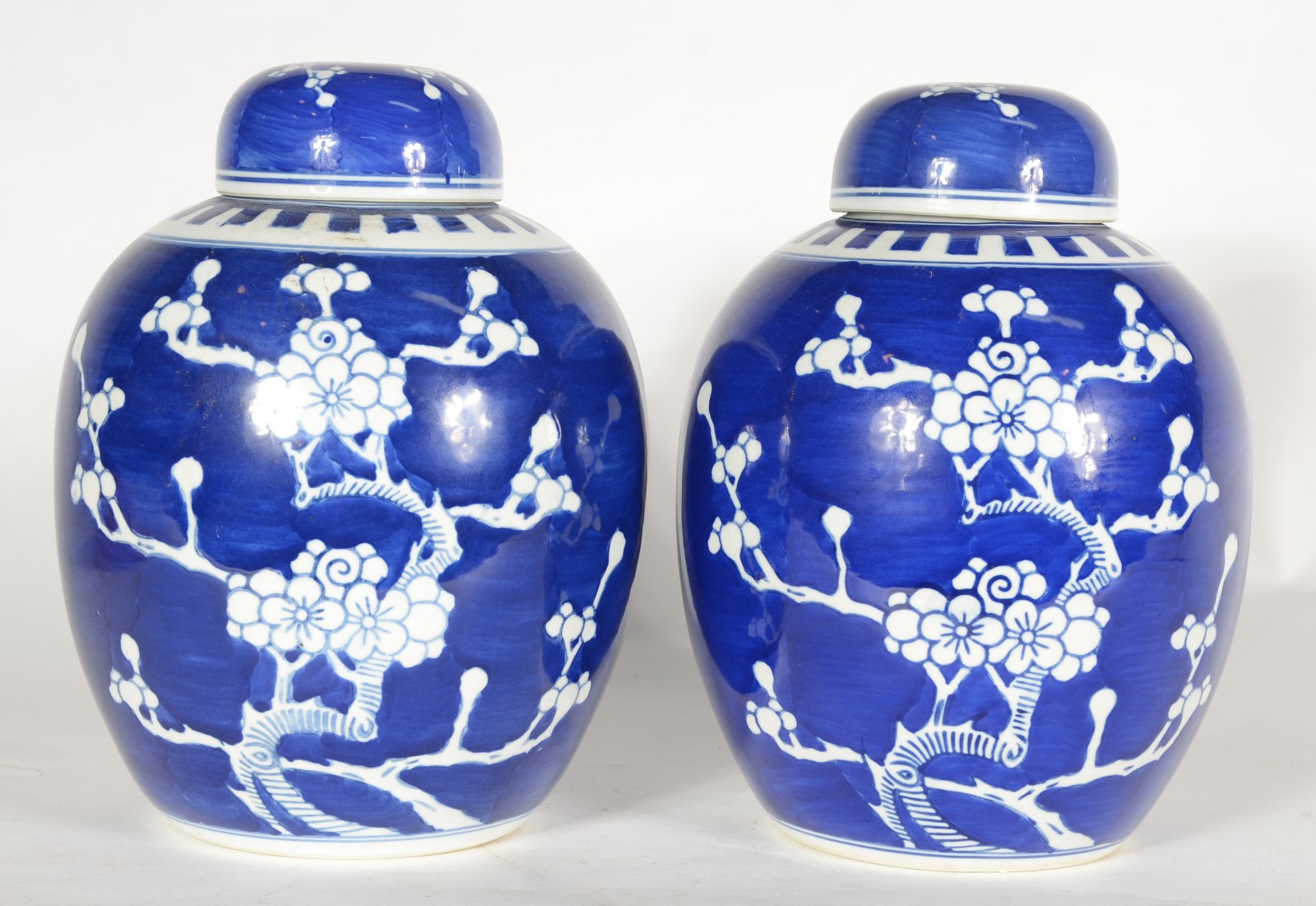 Par de potiches de porcelana chinesa azul e branca. - foto 1 de 4
