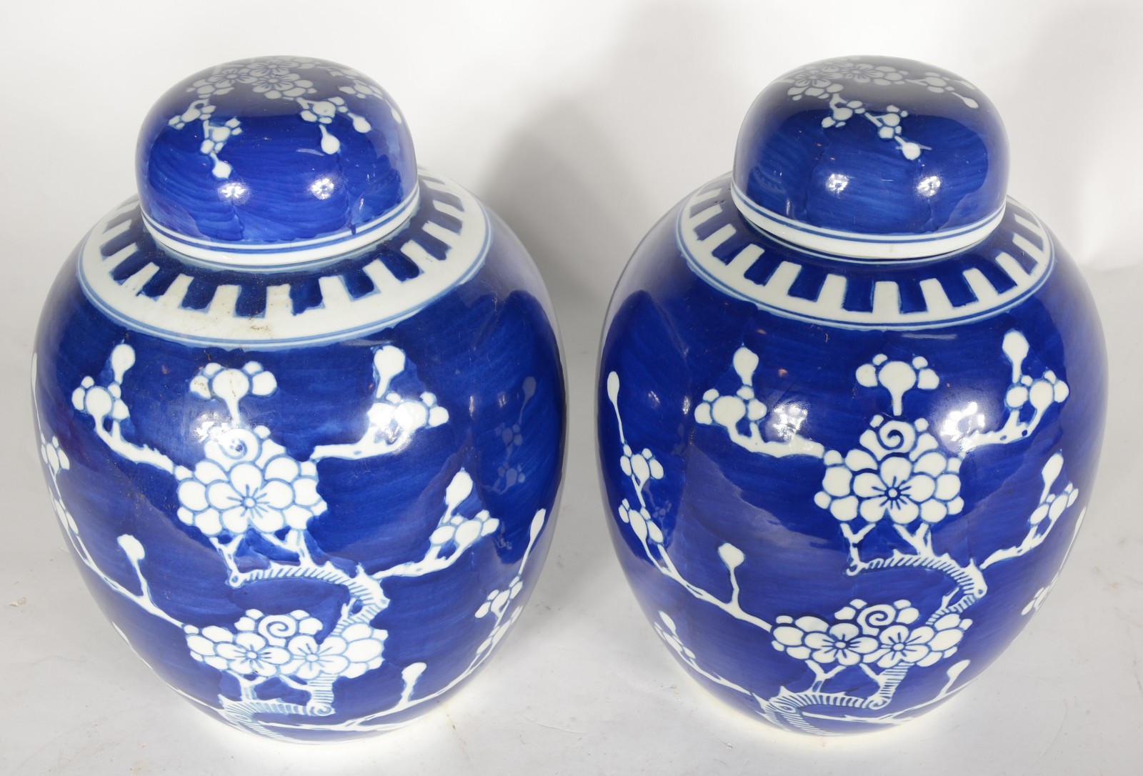 Par de potiches de porcelana chinesa azul e branca. - foto 2 de 4