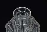 Conjunto de licoreira e 5 copinhos de cristal l... - Conjunto de licoreira e 5 copinhos de cristal lapidado.