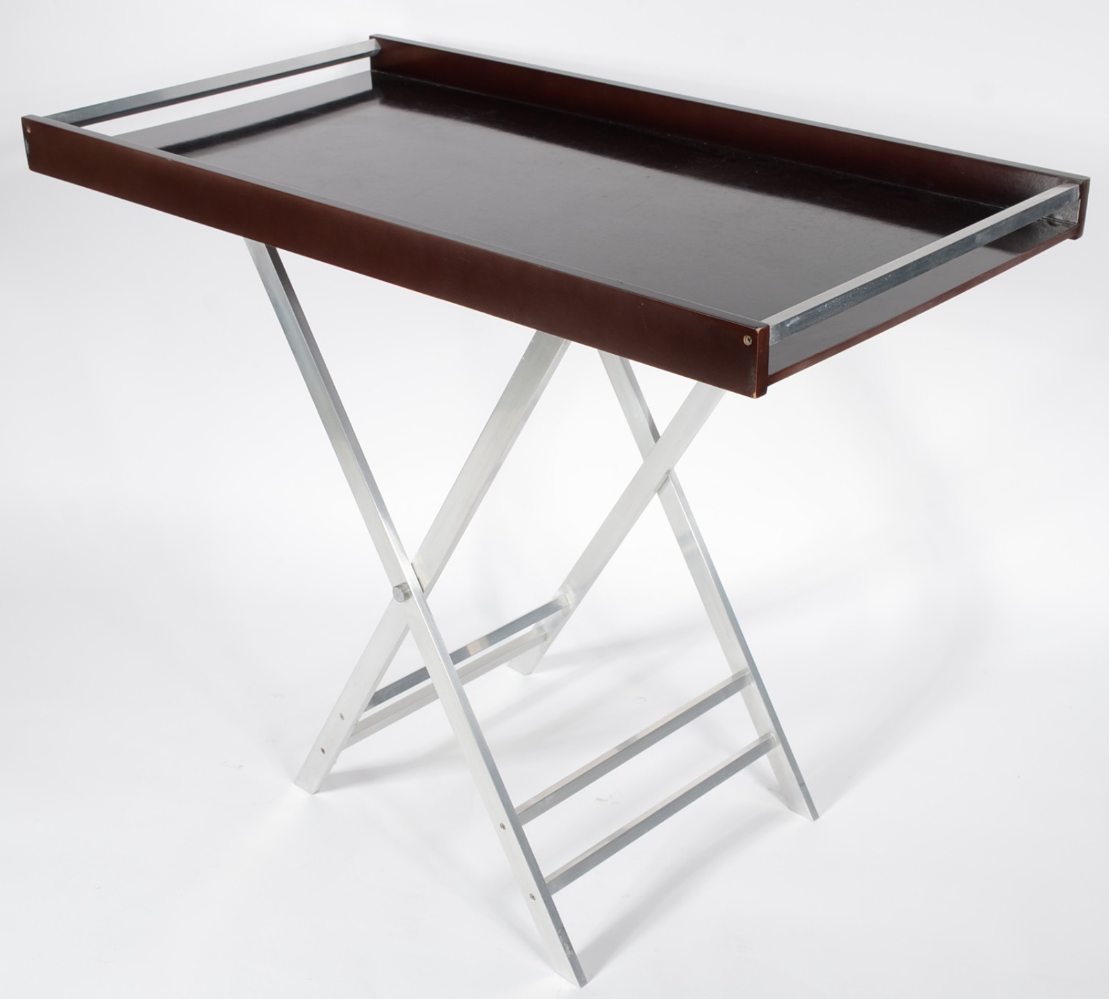 Mesa/bar com base de aço inox e bandeja de madeira. - foto 1 de 5