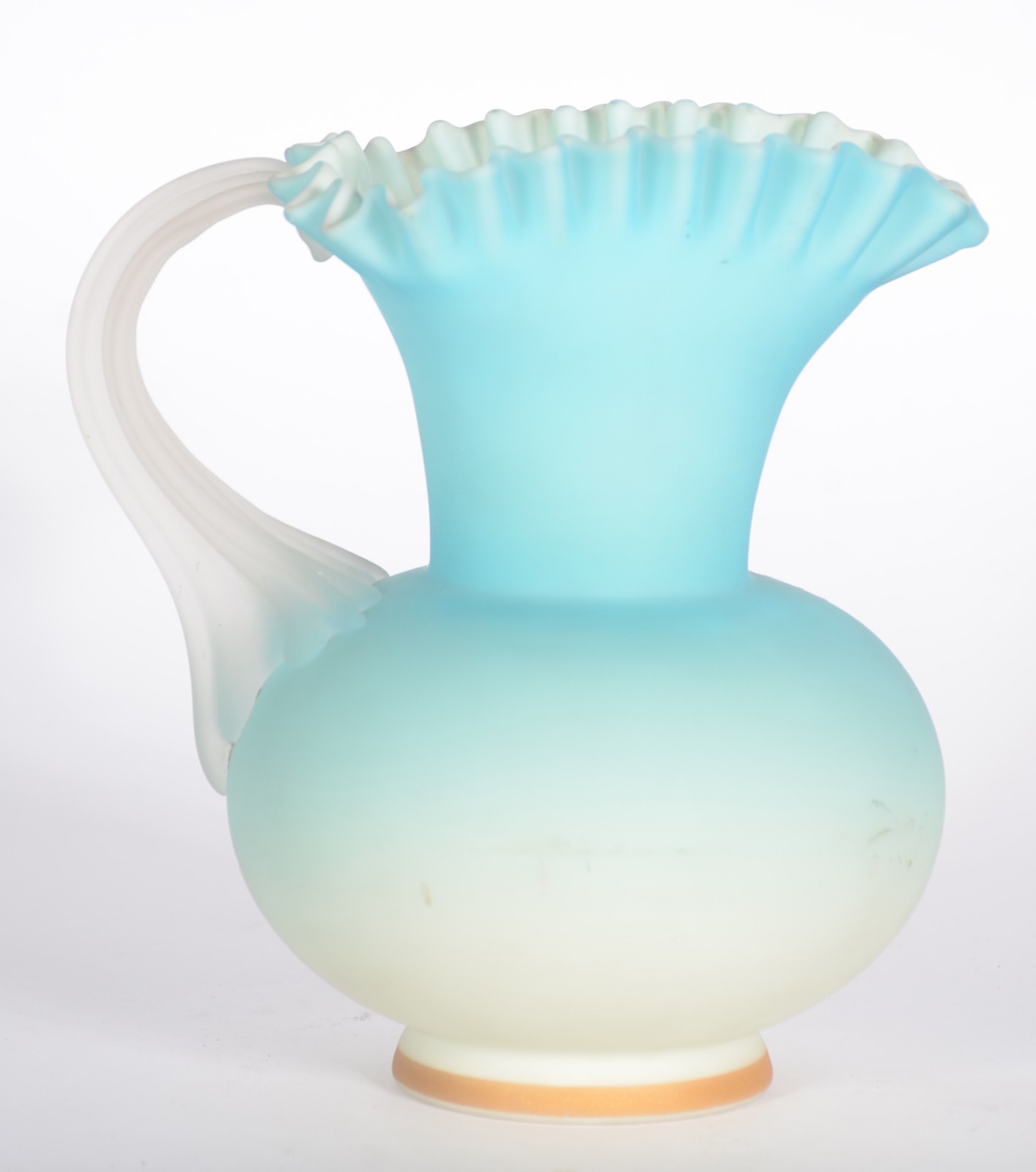 Jarra de opalina azul decorada com flores esmaltadas, borda feitio... - foto 3 de 4