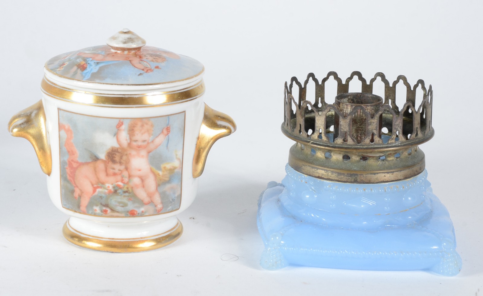 Quatro peças diversas, sendo: caixa poseira e perfumeiro de cristal e... - foto 4 de 8