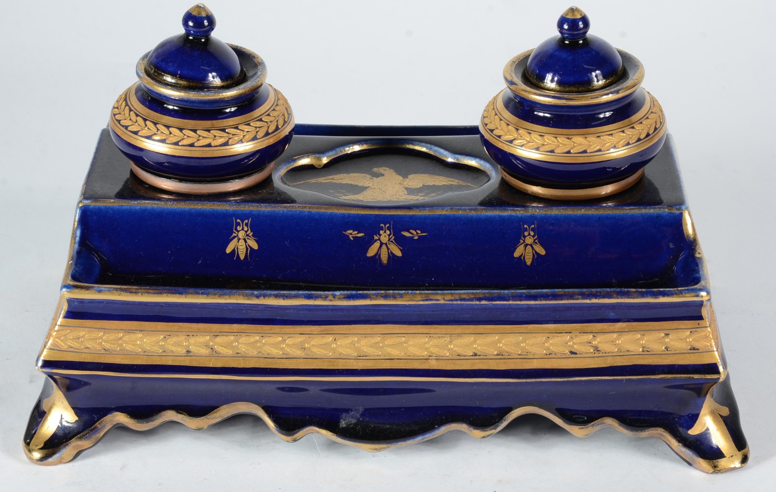 Tinteiro de porcelana francesa azul cobalto com realces dourados... - foto 2 de 5