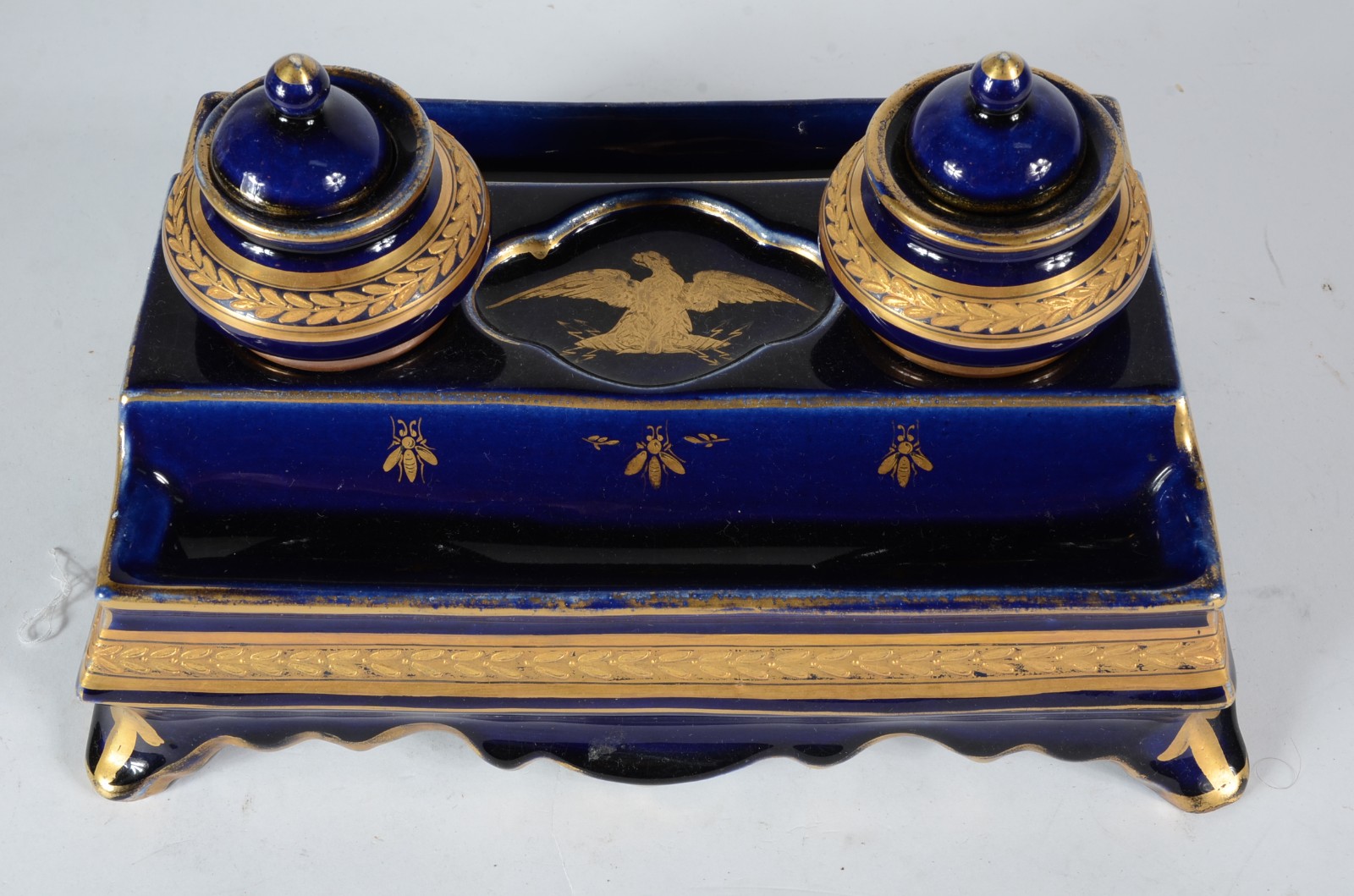 Tinteiro de porcelana francesa azul cobalto com realces dourados... - foto 3 de 5