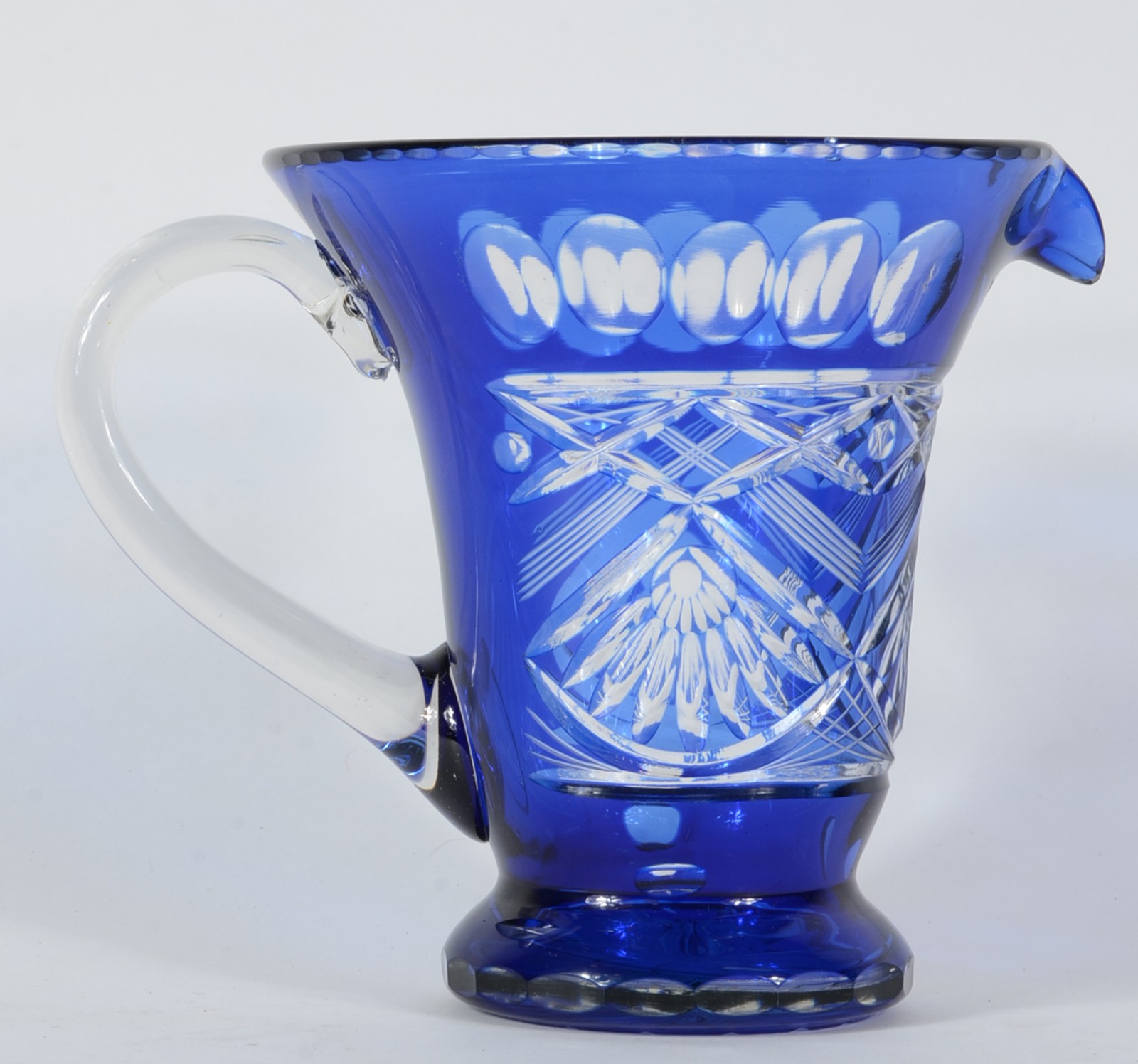Jarra para água de cristal doublé azul lapidado. - foto 1 de 4