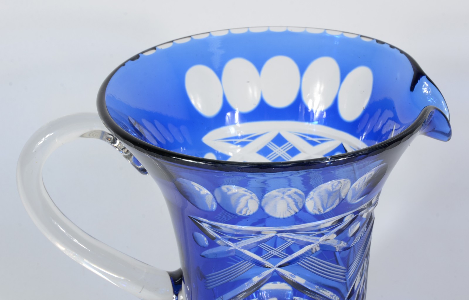 Jarra para água de cristal doublé azul lapidado. - foto 3 de 4