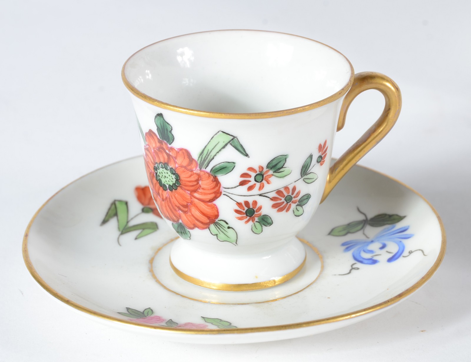 Aparelho de jantar de porcelana Mauá, pintada á mão com flores em... - foto 2 de 10