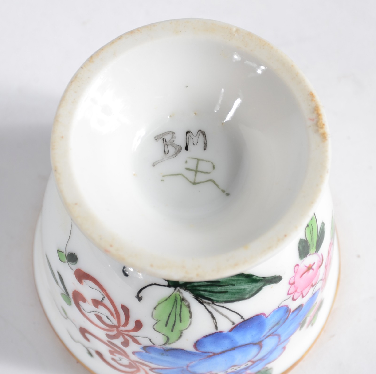 Aparelho de jantar de porcelana Mauá, pintada á mão com flores em... - foto 9 de 10