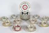 Conjunto de chá de porcelana francesa, decoraçã... - Conjunto de chá de porcelana francesa, decoração floral em policromia e tarjas em diversos tons, realces dourados, composto de 10 xícaras com pi...
