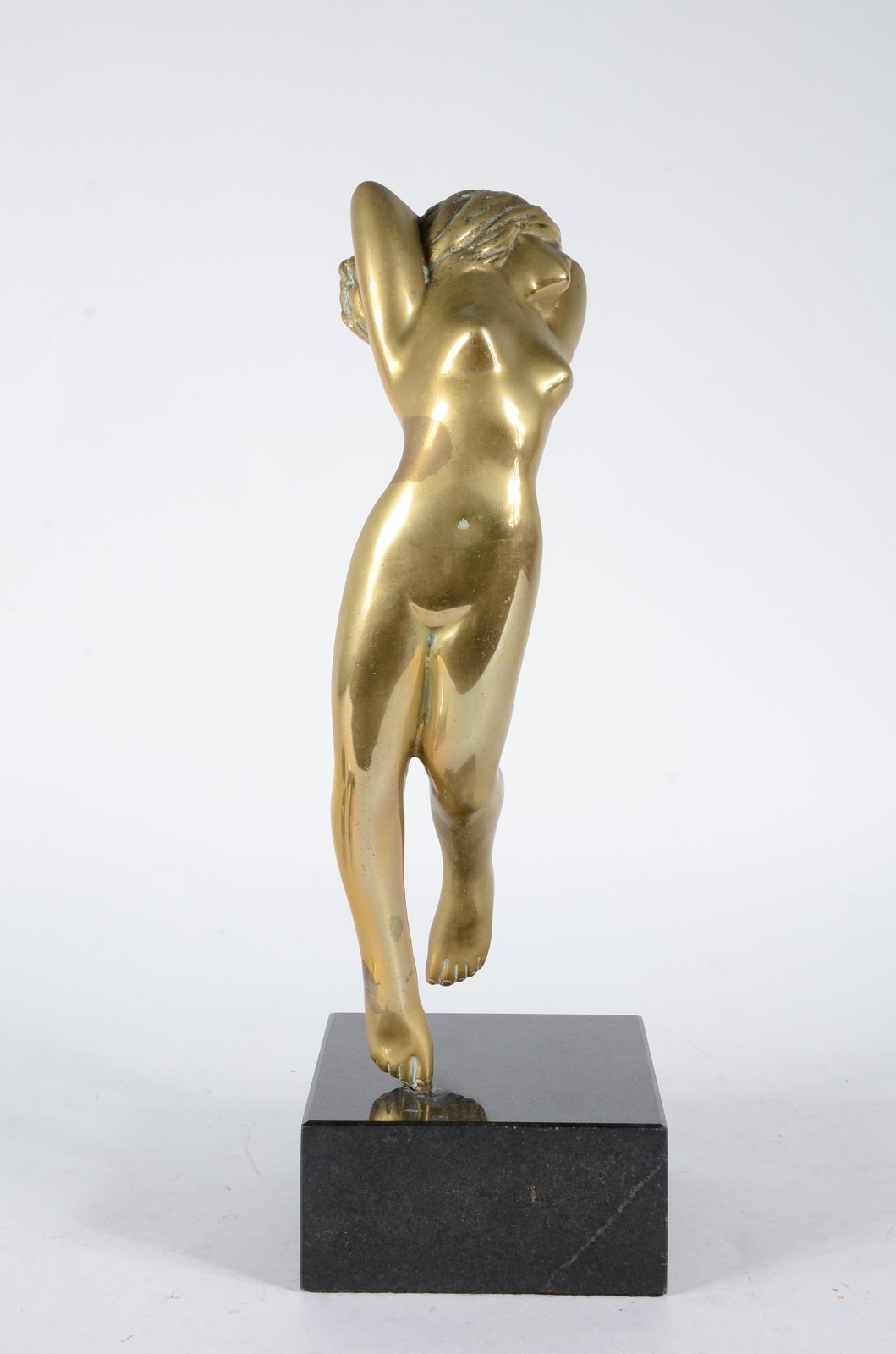 Duas peças, sendo: escultura de bronze sem assinatura e um cinzeiro... - foto 6 de 9