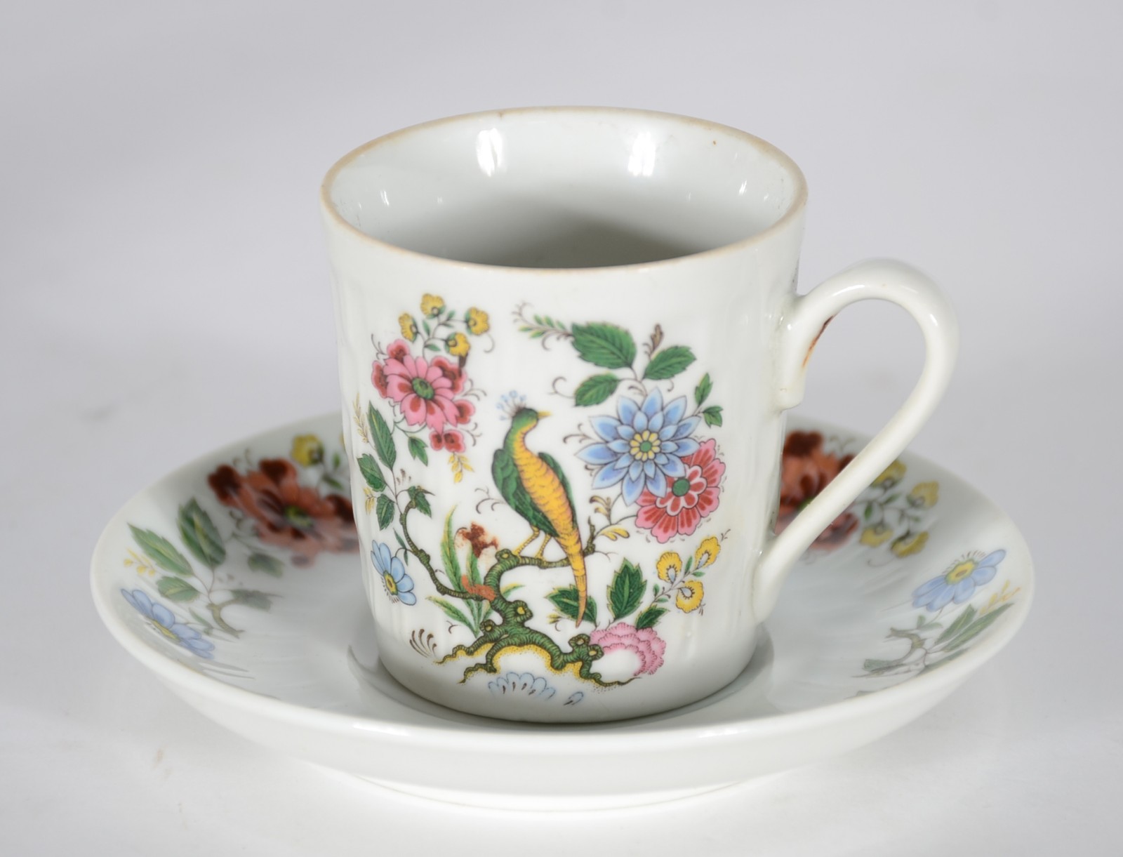 Conjunto com 23 xícaras de café com pires de porcelana Emano... - foto 2 de 3