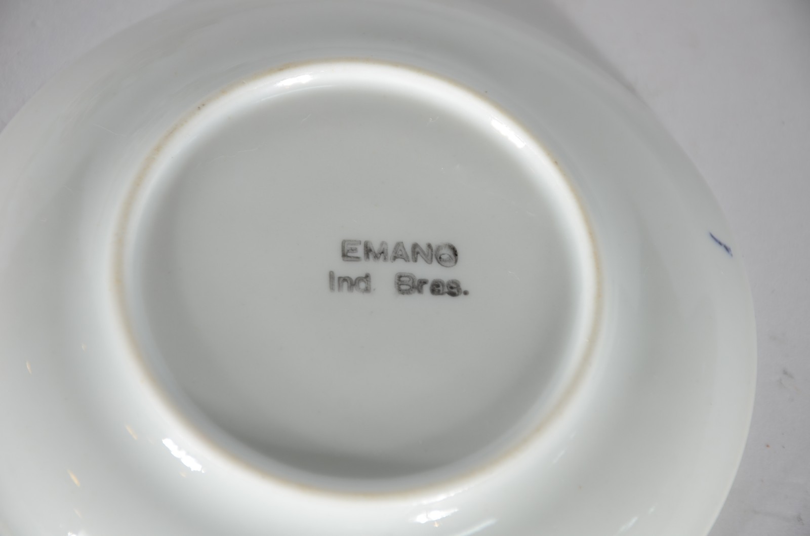 Conjunto com 23 xícaras de café com pires de porcelana Emano... - foto 3 de 3