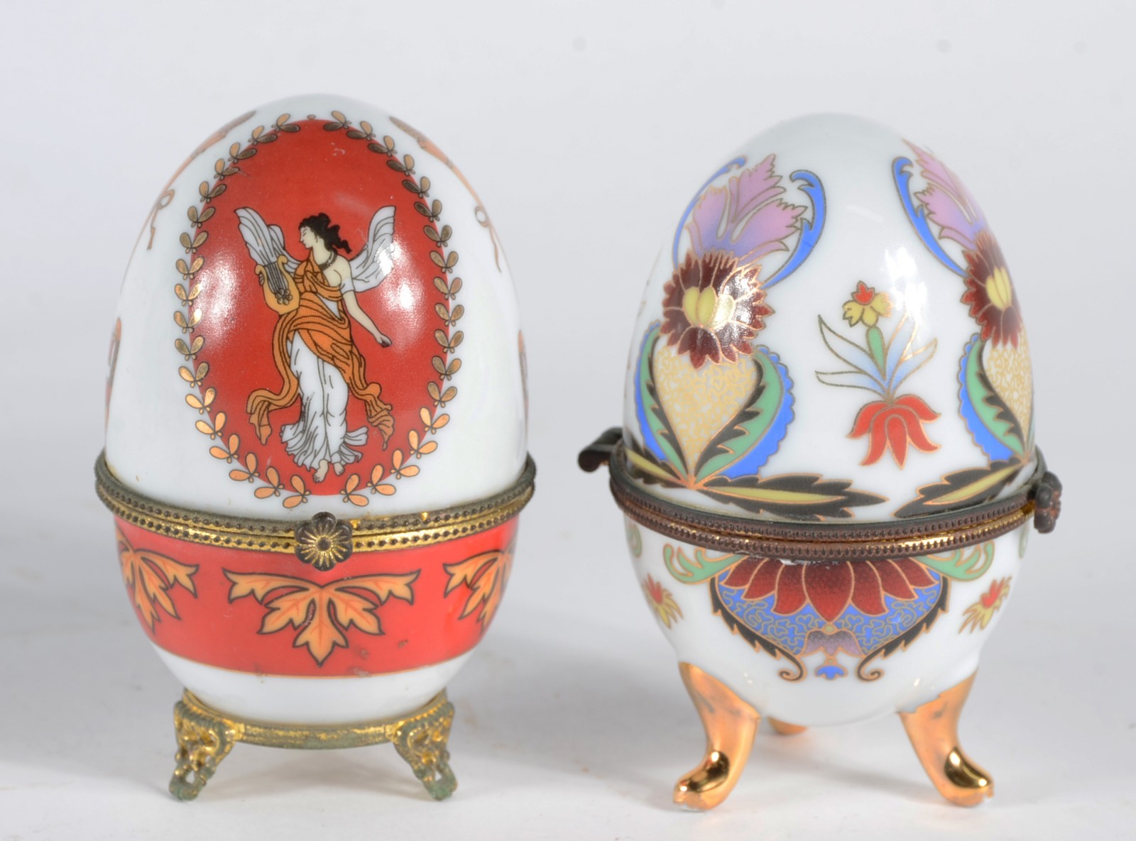 Onze pequenas peças de porcelana diversas procedências. - foto 2 de 11