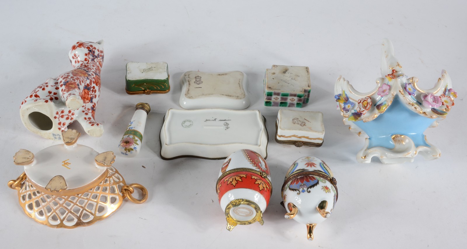 Onze pequenas peças de porcelana diversas procedências. - foto 7 de 11