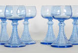 Conjunto para vinho com 6 cálices  na cor azul,... - Conjunto para vinho com 6 cálices  na cor azul, pés em gomos crescentes.