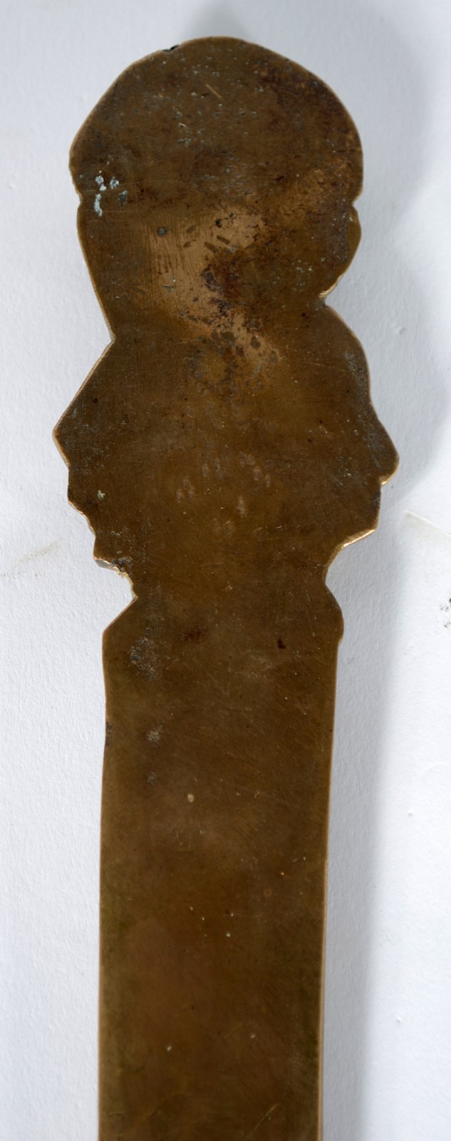 Abridor de cartas de bronze com figura masculina. - foto 5 de 5