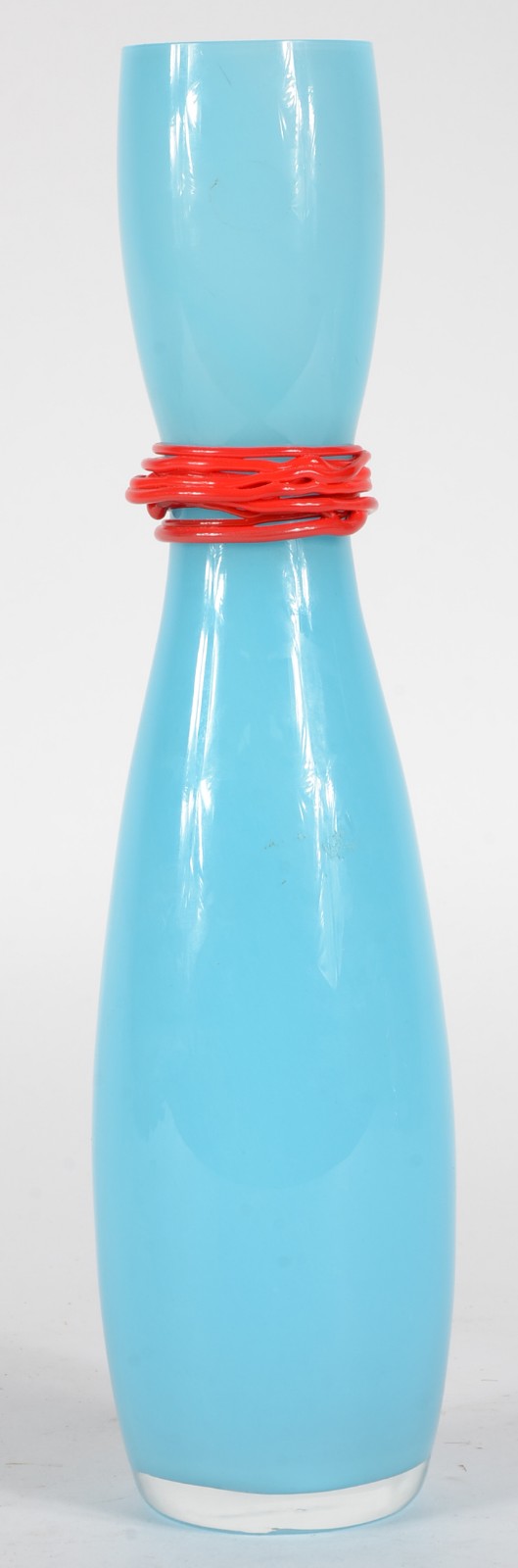 Vaso solitário em vidro de murano azul com detalhes em vermelho... - foto 3 de 5