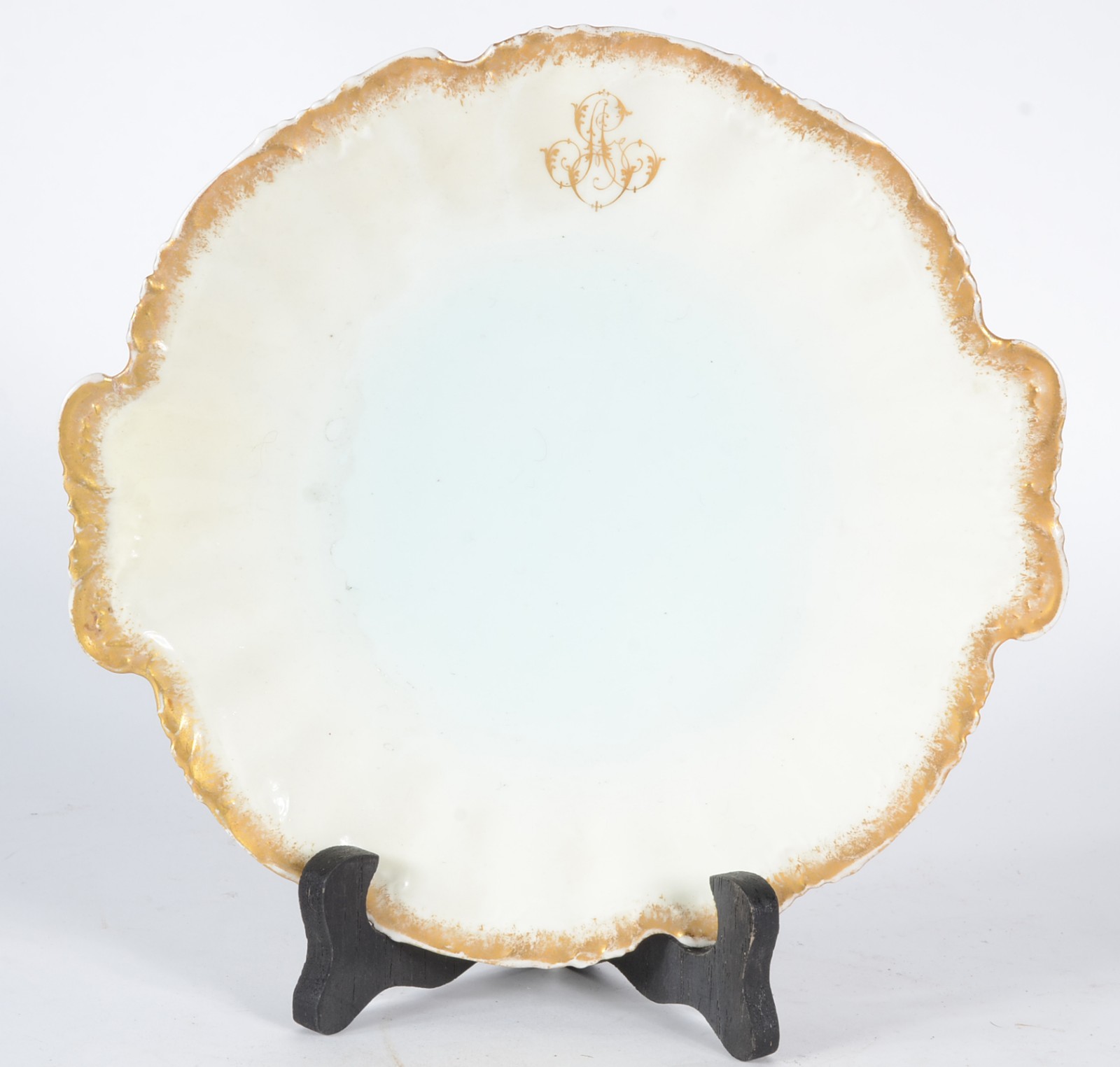 Quatro peças de porcelana de diversas procedências, sendo: fruteira... - foto 5 de 10