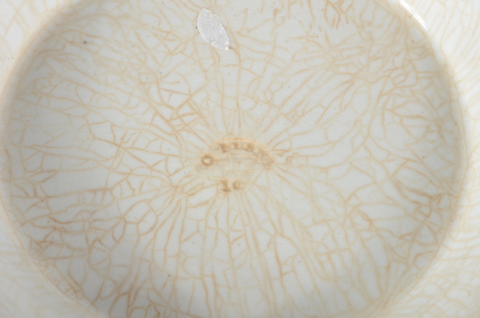 Quatro peças de porcelana de diversas procedências, sendo: fruteira... - foto 7 de 10