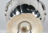 Bowl de prata contraste 833 mls., bordas recort... - Bowl de prata contraste 833 mls., bordas recortadas. Peso da prata: 250 g. (Por motivos de segurança a peça não se encontra na loja).