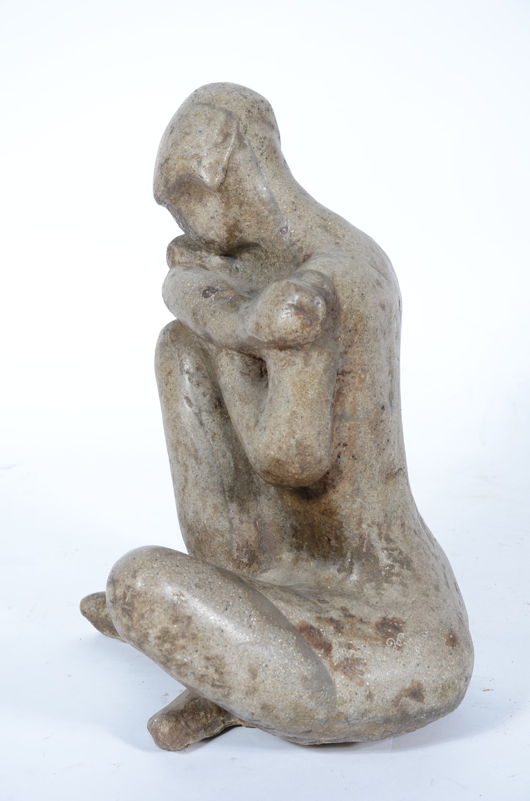 Escultura de pedra sabão representando figura feminina. Pé colado... - foto 3 de 8