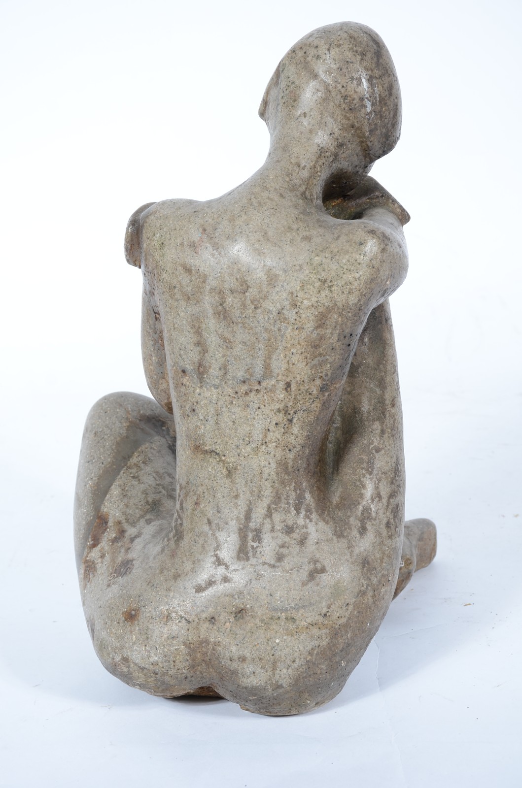 Escultura de pedra sabão representando figura feminina. Pé colado... - foto 4 de 8